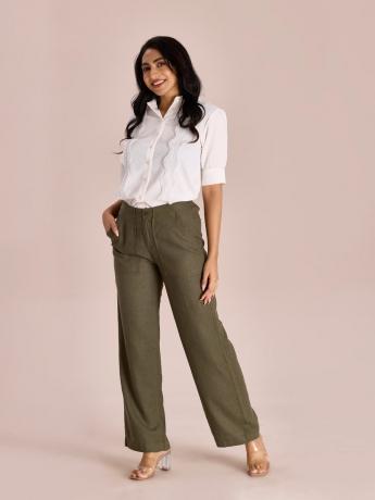 How to Choose Casual Pants for Women Based on Body Type